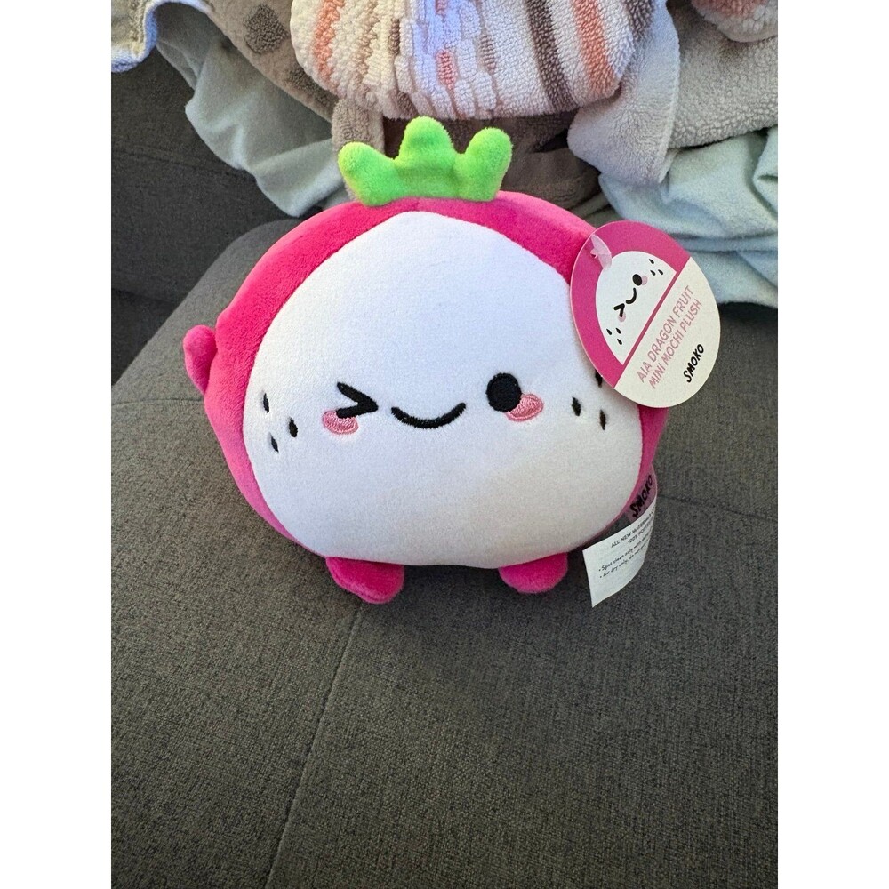 Smoko NWT Aia dragonfruit mochi 6” plush